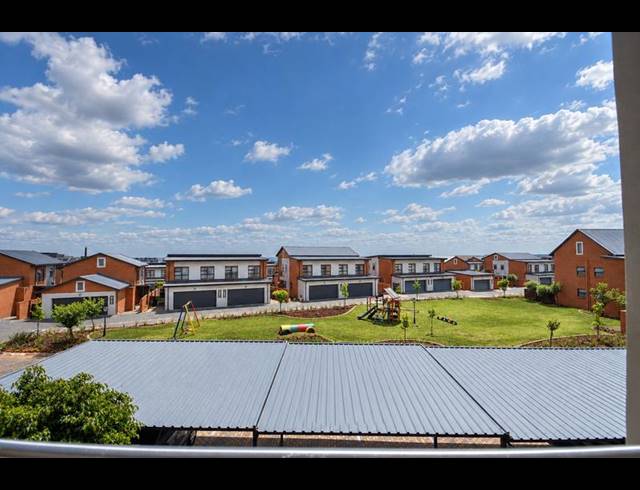 1 BEDROOM APARTMENT FOR SALE IN GOLDEN FIELDS ESTATE